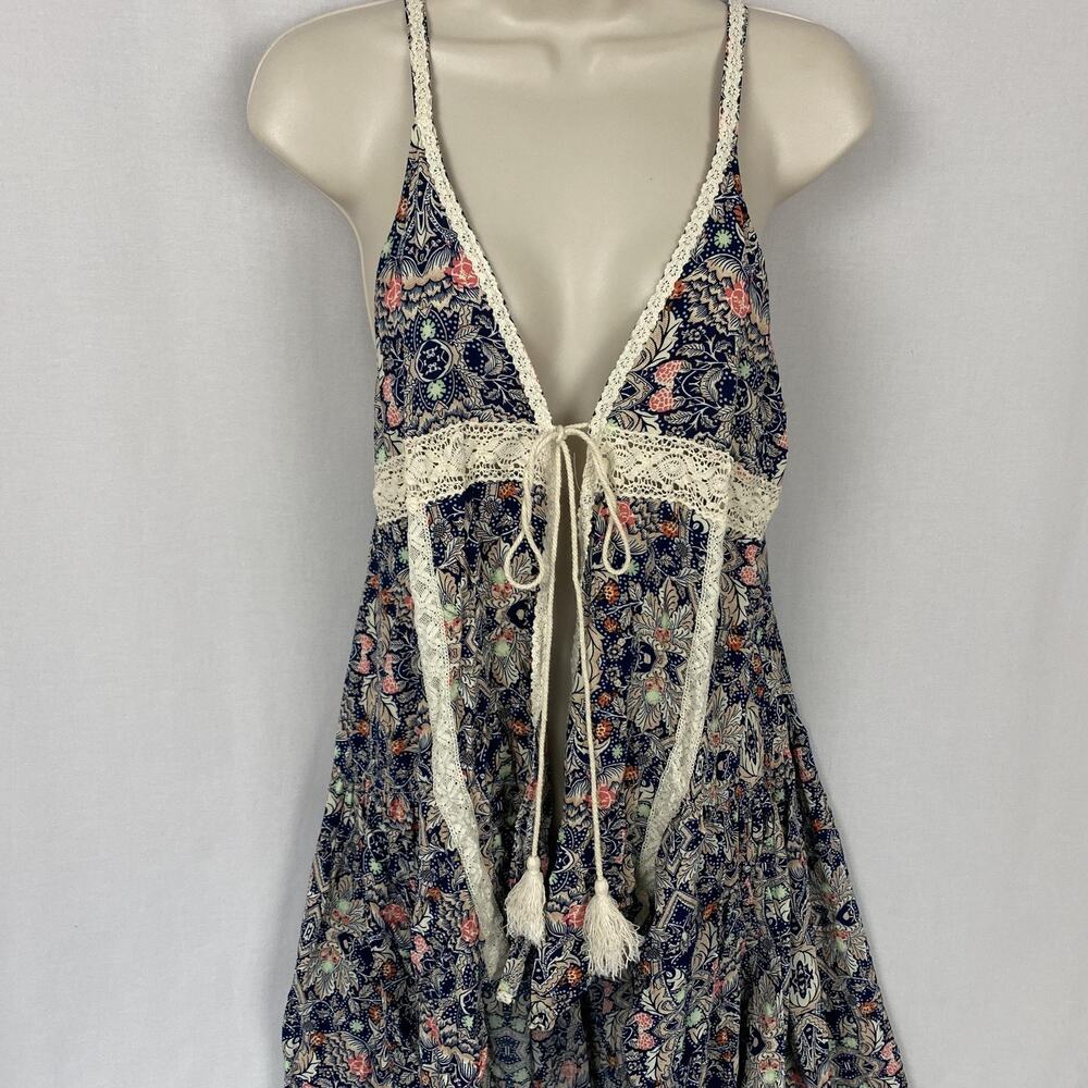 Umgee Boho Flyaway Tie Front Top Medium Floral Crochet Lace Babydoll Festival - Picture 2 of 12